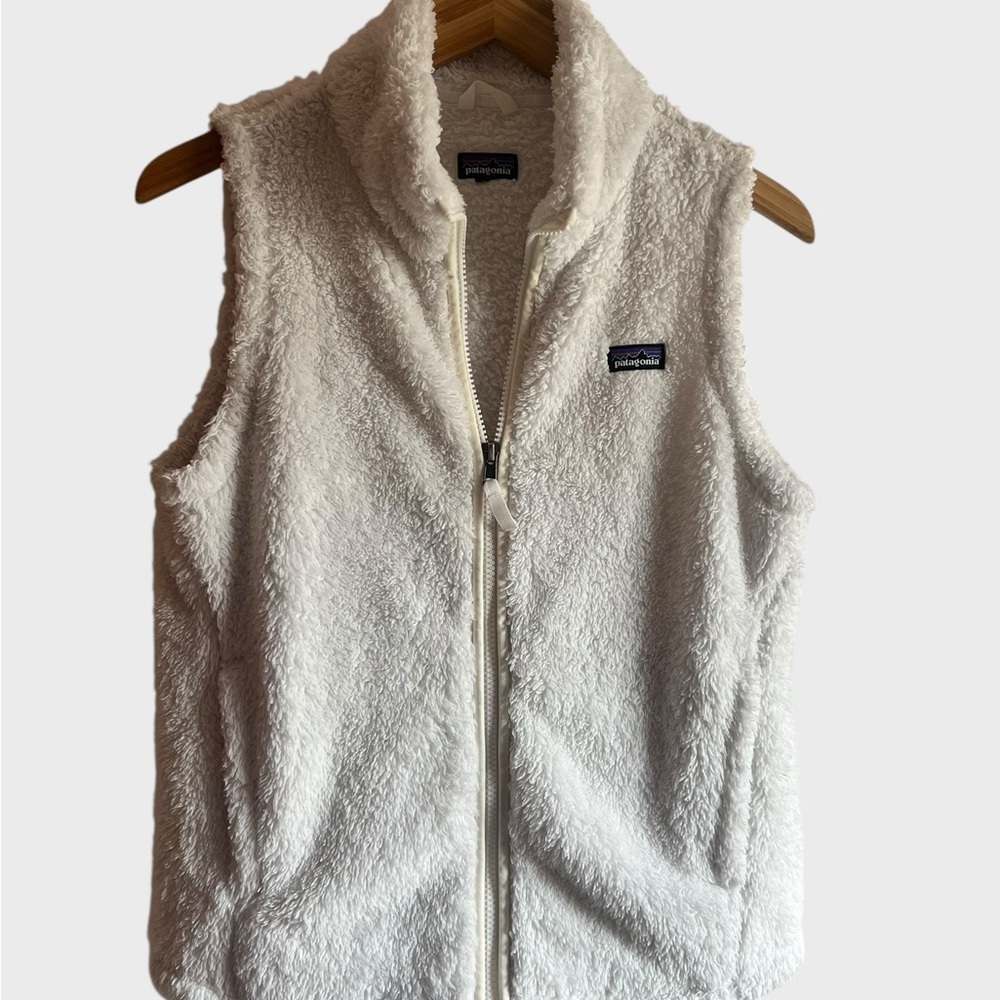 Patagonia Women's white Los Gatos deep file Fleece Vest.